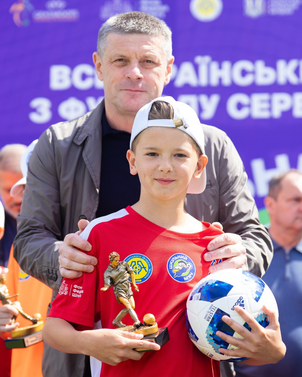 Шкільний м'яч 2025/2026 завершився у Винниках