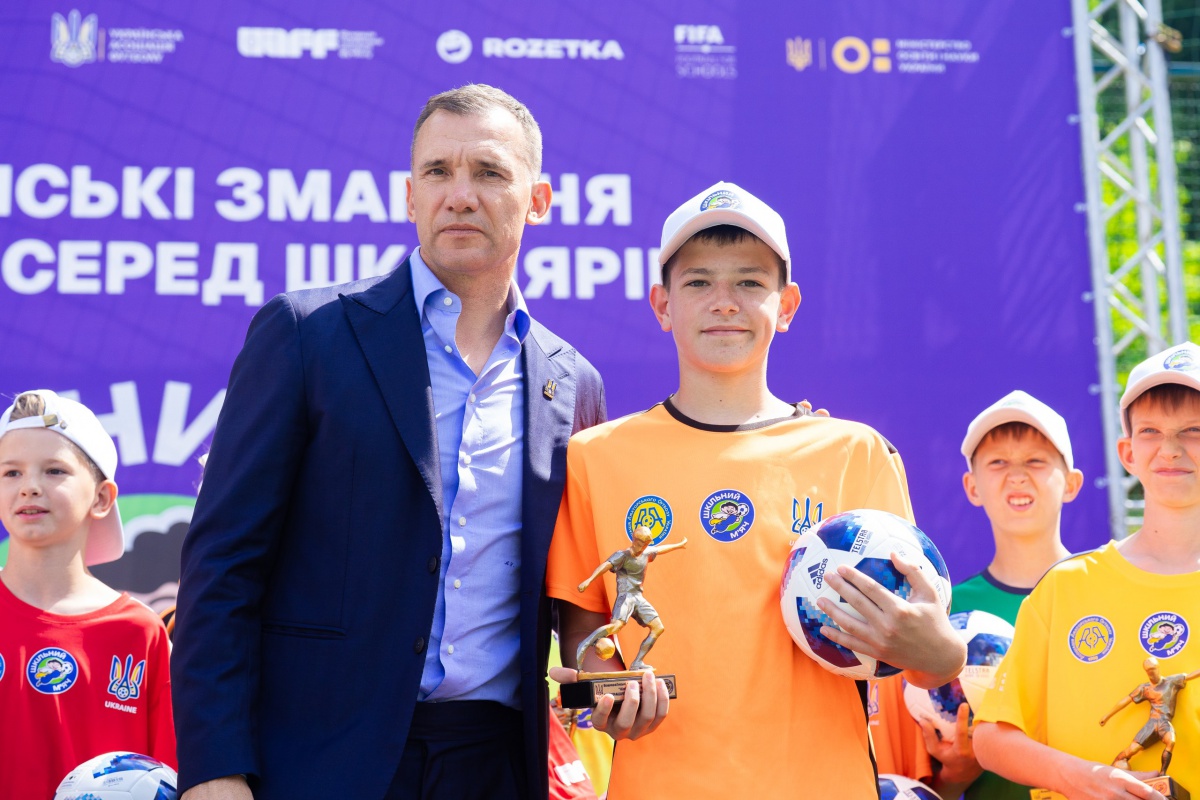 Шкільний м'яч 2025/2026 завершився у Винниках